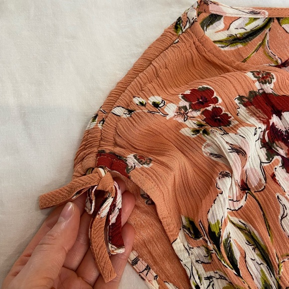 Anama floral maxi dress, with adjustable rouched shoulders - Picture 9 of 9